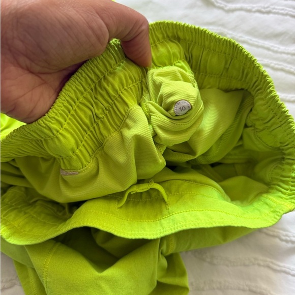 Lululemon Hotty Hot lime pop low rise Shorts - Picture 3 of 3